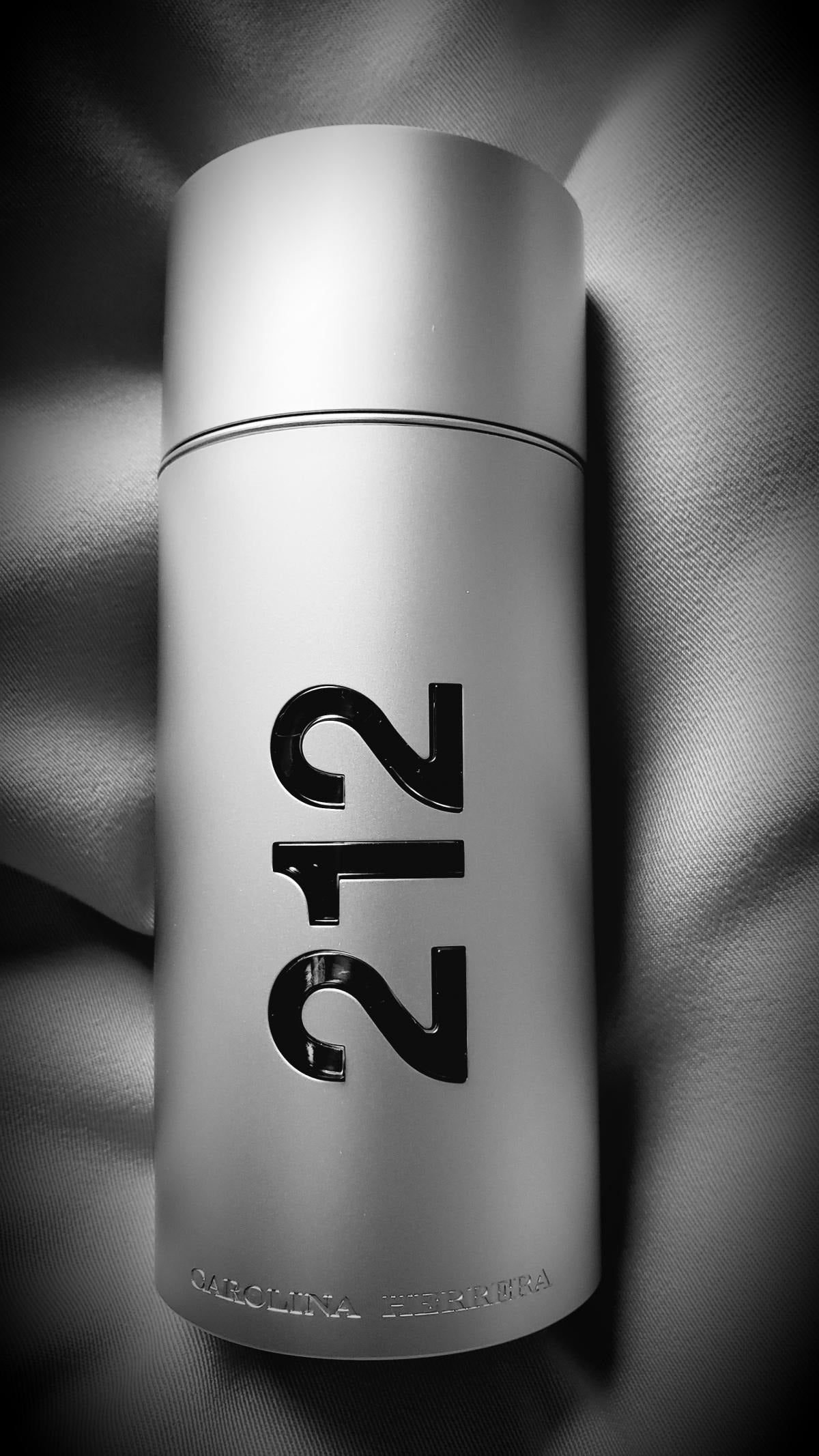 212 Men Carolina Herrera Eau De Toilette CAROLINA HERRERA